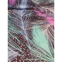 Delikatna tkanina szyfon - wzór w różowe, szare i miętowe pióra